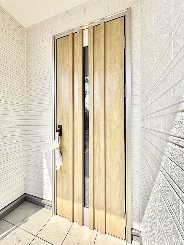 大切な家族、来客を出迎える玄関。