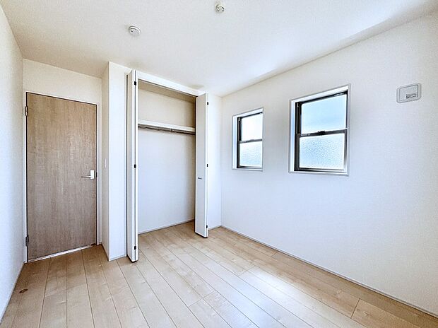 子供部屋にもおすすめな収納スペースたっぷりの居室