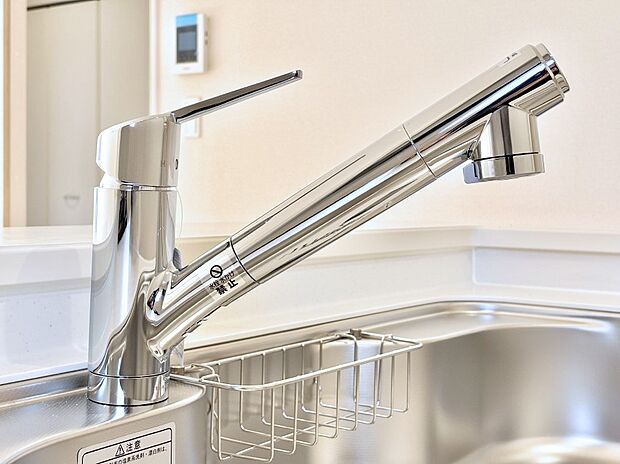 いつでも清潔なおいしいお水を。一つの水栓で水道水と浄水を使い分け。