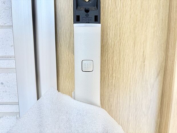 シンプルで落ち着きのある建物は住むかたの個性でオリジナルなものになっていきます。 