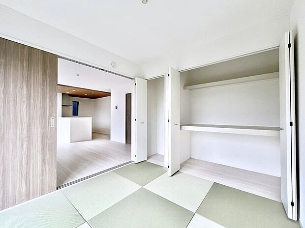 窓からのやさしい光が心地よいプライベートルーム