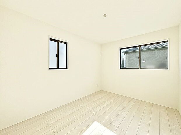 2面採光なので、明るく風通しも良く心地良い生活が送れます。