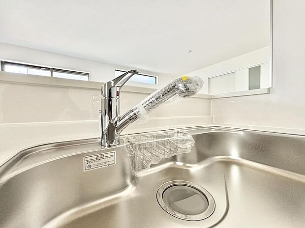 浄水器一体型のキッチンで洗い物用・料理用と切り替え簡単！