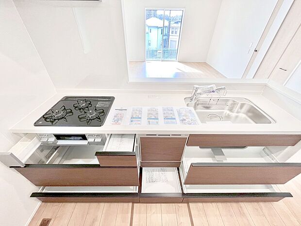 使いやすさを優先したスライド式収納タイプ！