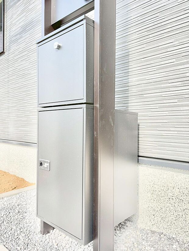 宅配ボックスがあると時間を気にせず宅配物をいつでも安全に受け取れますね。