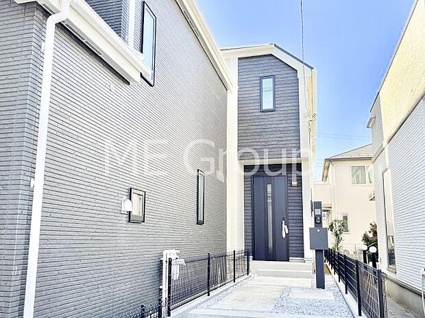 奥まった地形は、車道に面しておらず、静かでプライベート感を味わえる立地です。