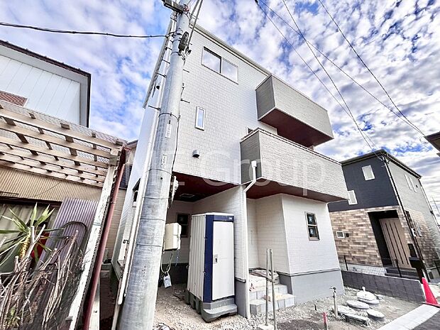 たっぷりの陽光と心地よい風が舞い込む住まい