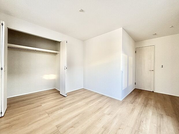 子供部屋にもおすすめな収納スペースたっぷりの居室