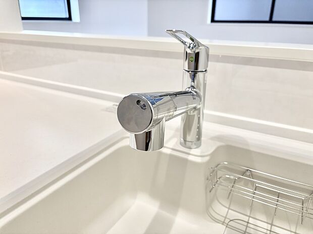 いつでも清潔なおいしいお水を。一つの水栓で水道水と浄水を使い分け。