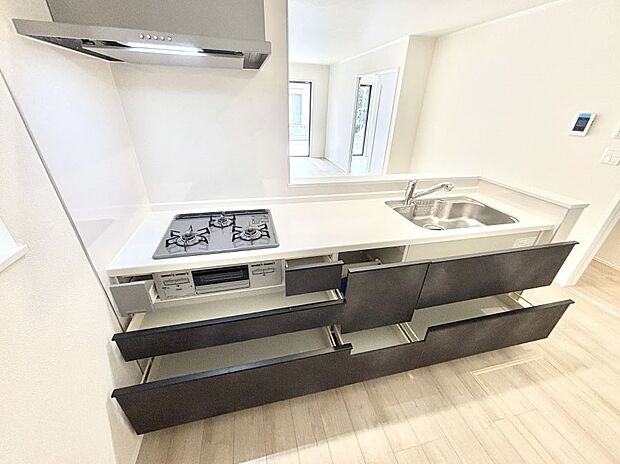 使いやすさを優先したスライド式収納タイプ！