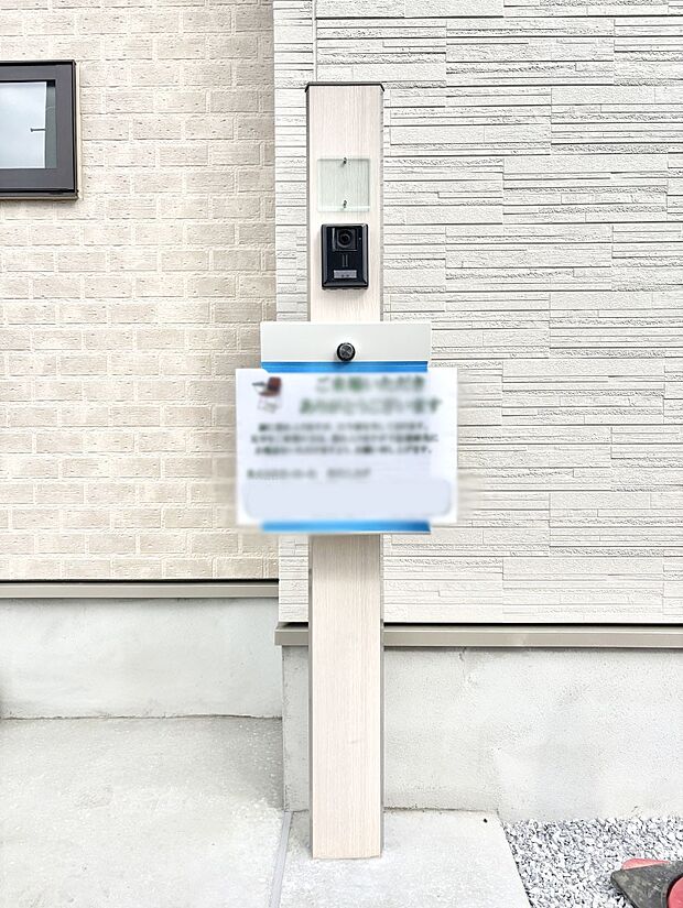 シンプルデザインのポスト。