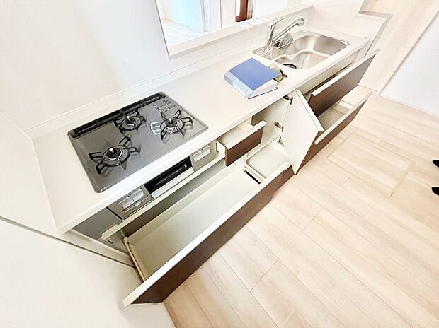 使いやすさを優先したスライド式収納タイプ！