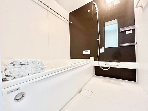 落ち着いた雰囲気でゆっくりお寛ぎいただけるバスルーム