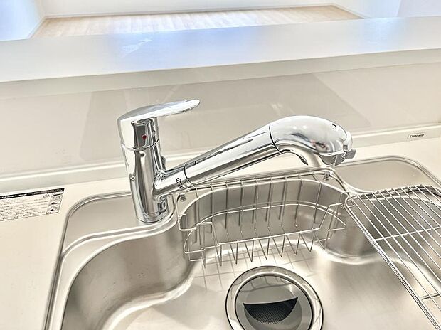 いつでも清潔なおいしいお水を。一つの水栓で水道水と浄水を使い分け。