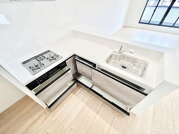 使いやすさを優先したスライド式収納タイプ!