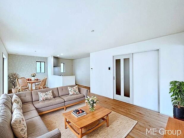 落ち着いた雰囲気のＬＤＫは家族みんなの快適空間※家具はCGです