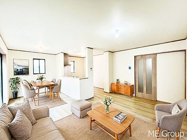 落ち着いた雰囲気のＬＤＫは家族みんなの快適空間※家具はCGです