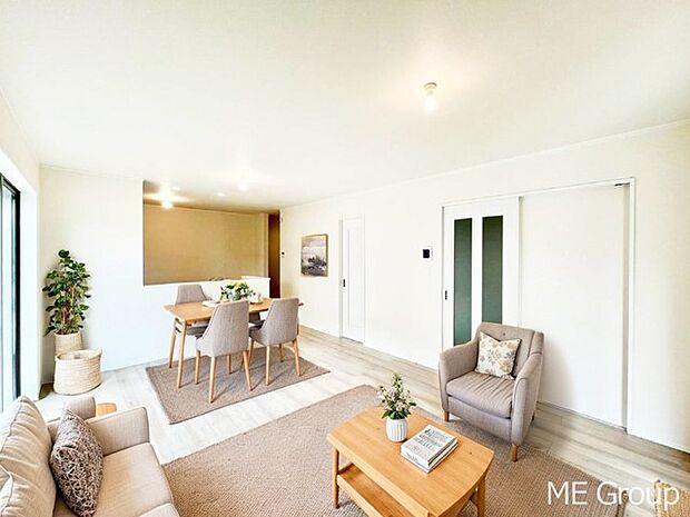 落ち着いた雰囲気のＬＤＫは家族みんなの快適空間※家具はCGです