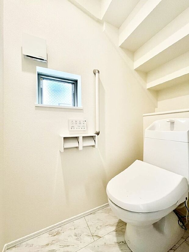 トイレは温水洗浄機能付き