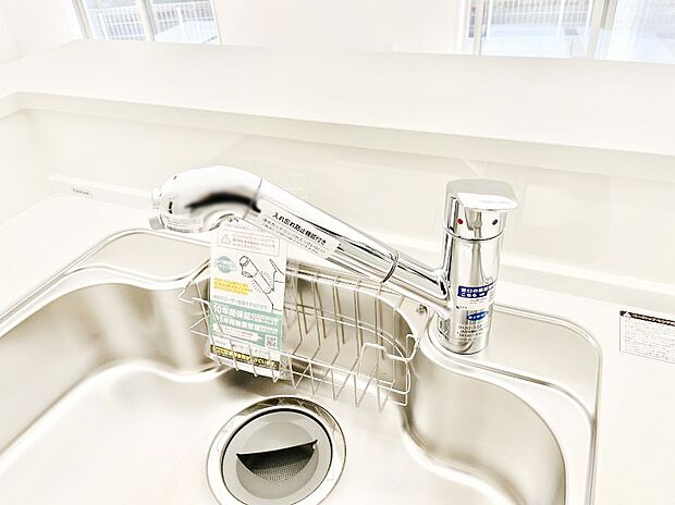 いつでも清潔なおいしいお水を。一つの水栓で水道水と浄水を使い分け。