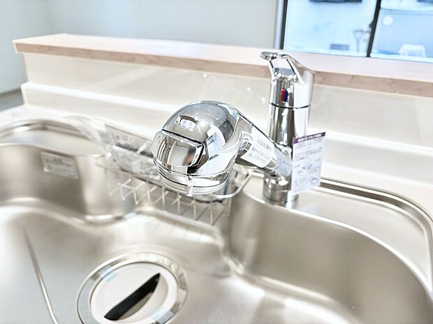 いつでも清潔なおいしいお水を。一つの水栓で水道水と浄水を使い分け。