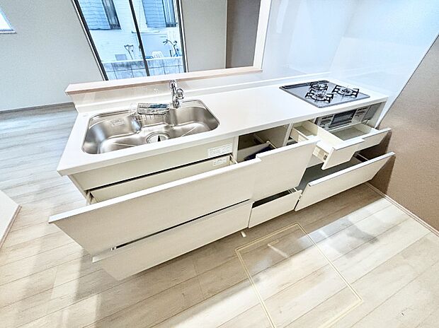 使いやすさを優先したスライド式収納タイプ!