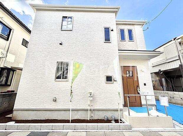 たっぷりの陽光と開放感に包まれる明るい住まい