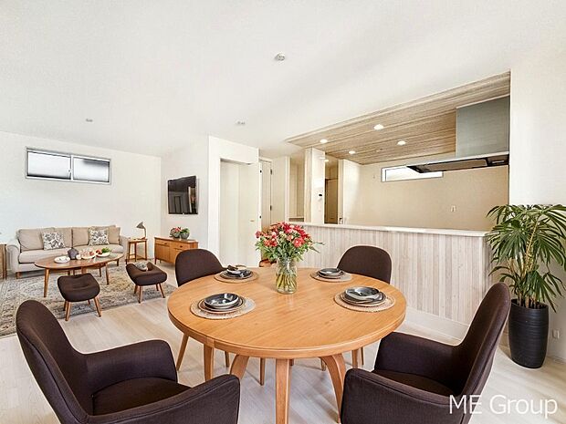 開放感を感じながら家族団らんが楽しめる2階リビング!※家具はCGです