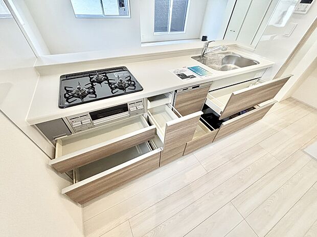 使いやすさを優先したスライド式収納タイプ!