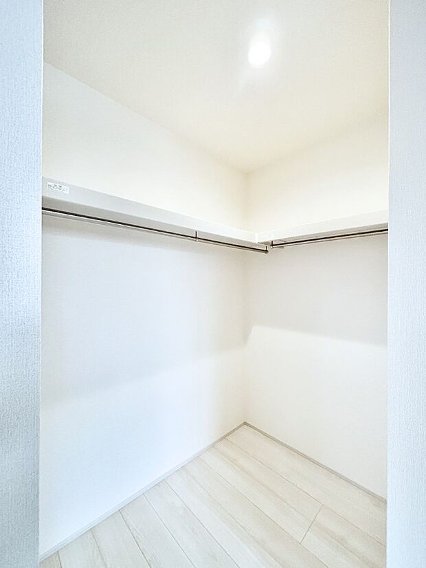 毎日の服選びが楽しくなるウォークインクローゼット