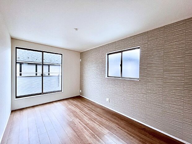 明るいバルコニーサイドに洋室を設置。目覚めの良い寝室に。