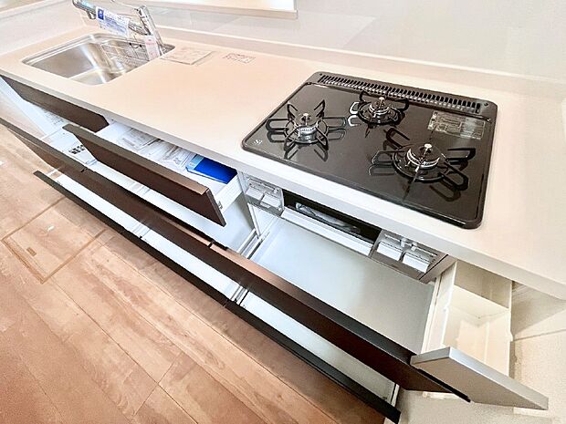 使いやすさを優先したスライド式収納タイプ!