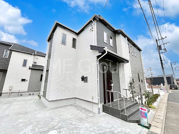 洗練された外観、上質な住空間が広がる室内は永く安心して過ごせる住居です。