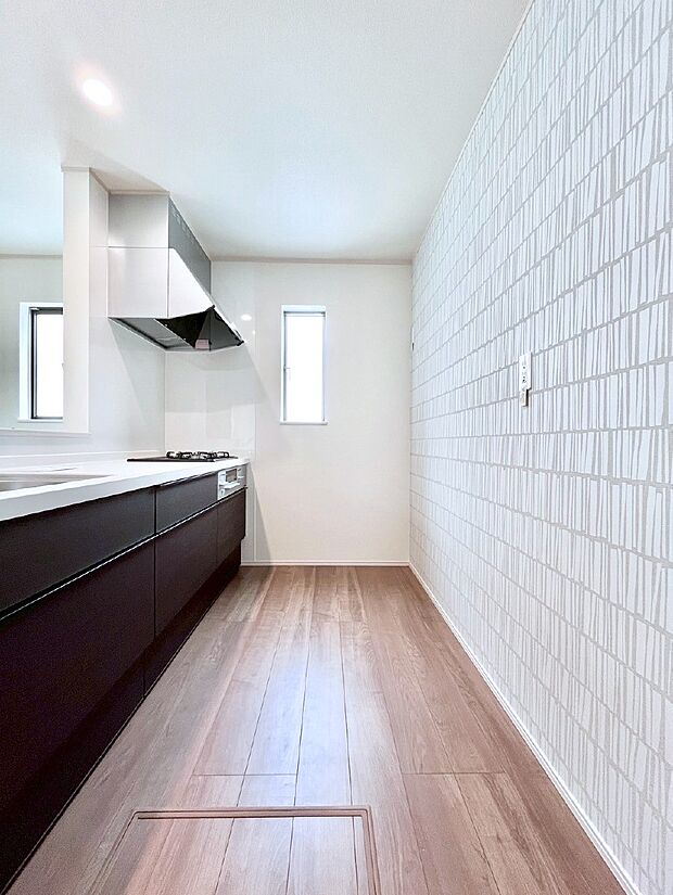 清潔感のある快適空間です。毎日の身支度も気持ち良くお使い頂けます。