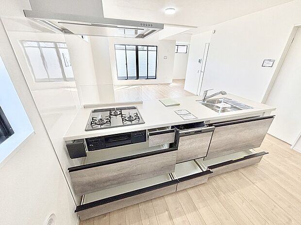 使いやすさを優先したスライド式収納タイプ!