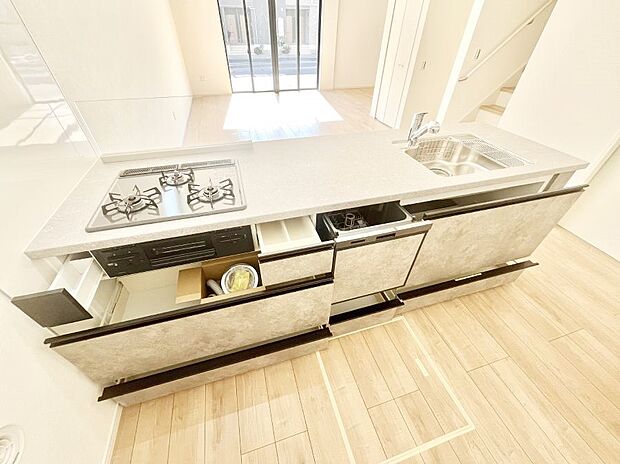 使いやすさを優先したスライド式収納タイプ！