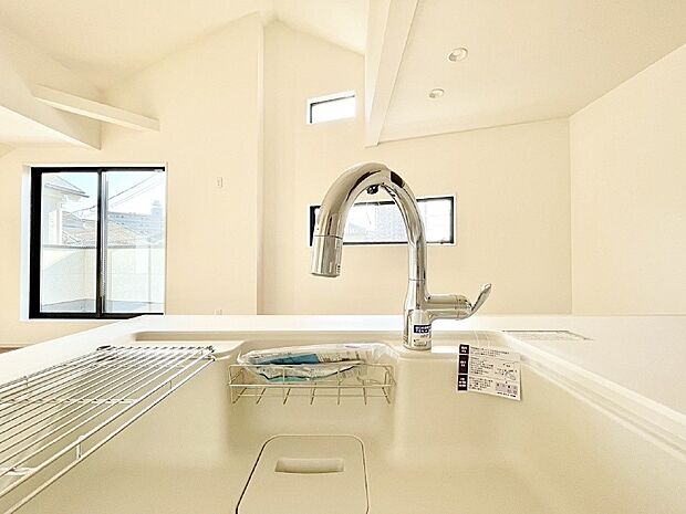 浄水器一体型のキッチンで洗い物用・料理用と切り替え簡単！