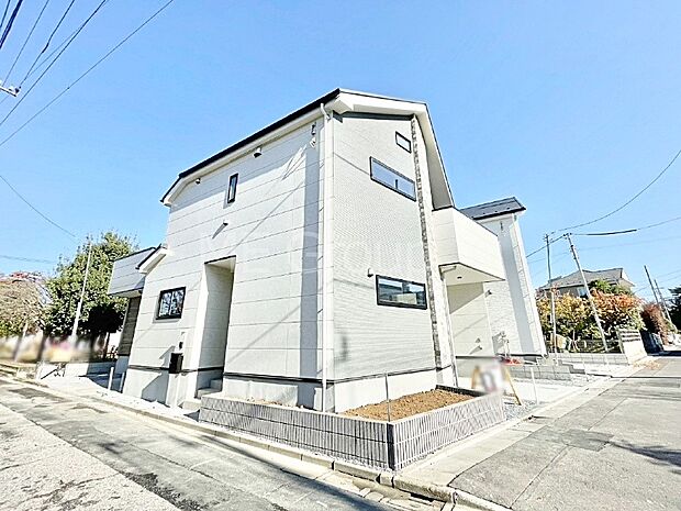 洗練された外観、上質な住空間が広がる室内は永く安心して過ごせる住居です。