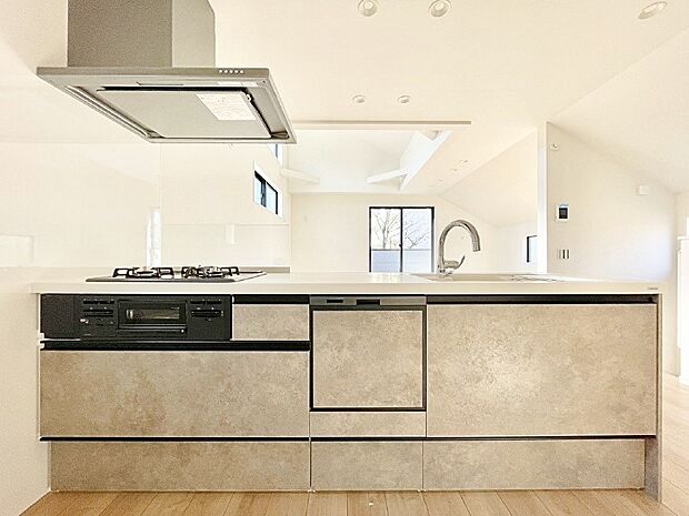 毎日使うキッチンだから、使いやすさ&お手入れのしやすさにこだわりました。