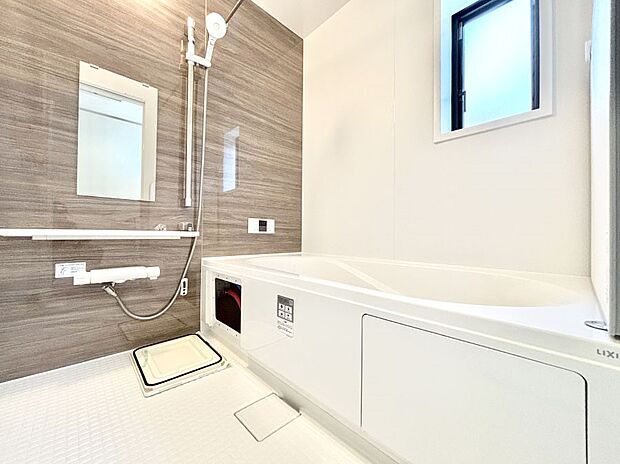 落ち着いた雰囲気でゆっくりお寛ぎいただけるバスルーム