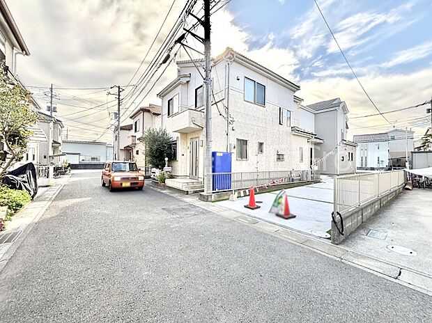 前面道路はきちんと整備されています