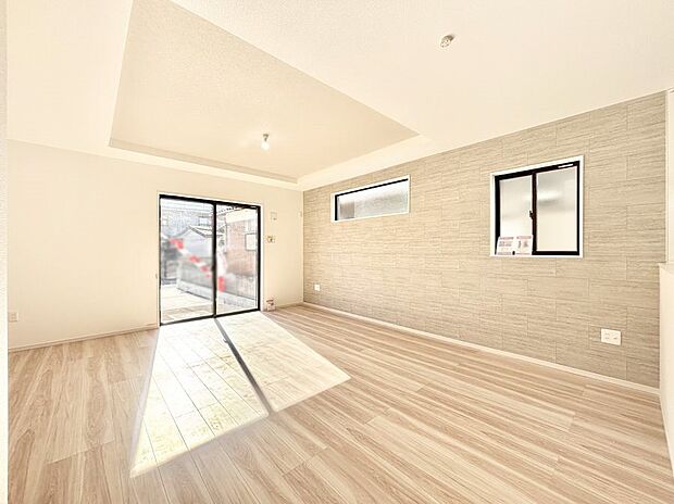 家族団らんの時間も増えそうなくつろぎのリビングダイニング。