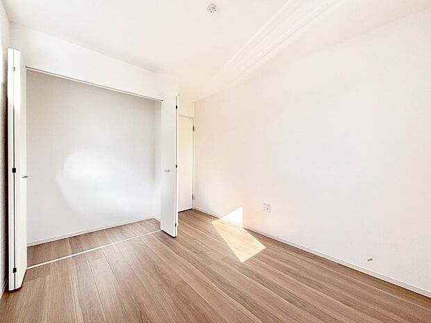 子供部屋にもおすすめな収納スペースたっぷりの居室