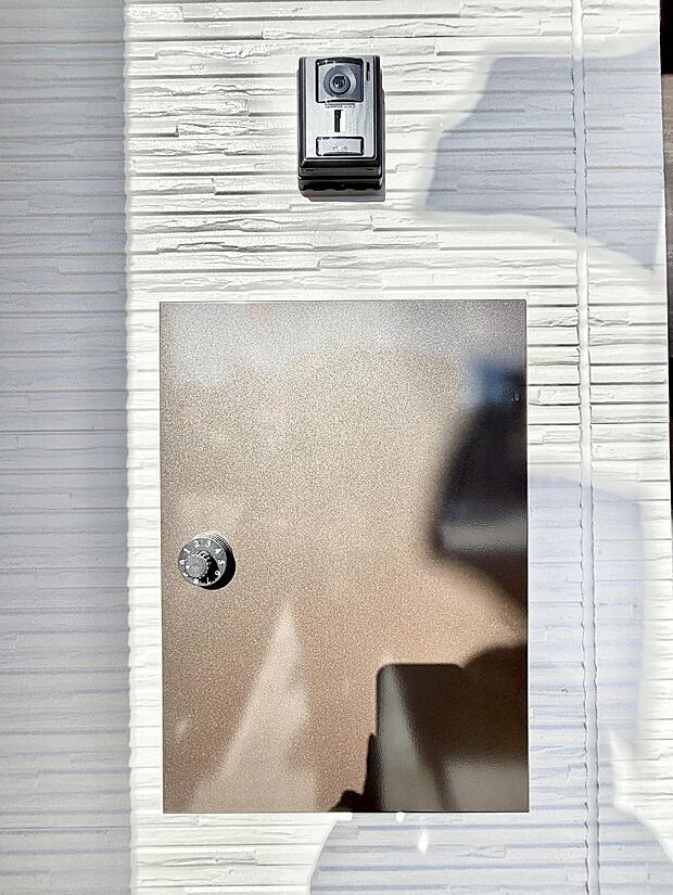 シンプルデザインのポスト。