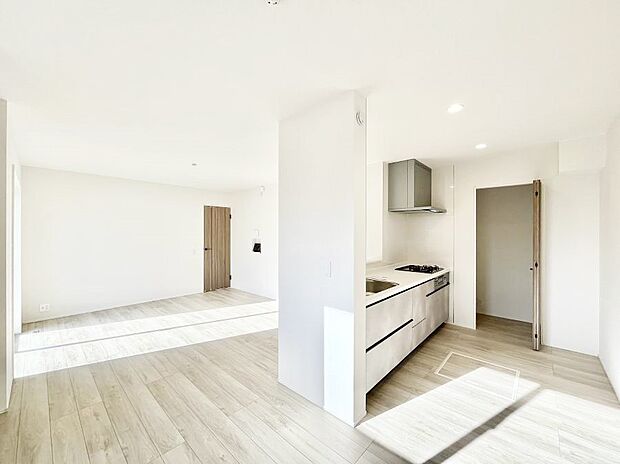 料理をしながらご家族との会話を楽しめる対面カウンターキッチン