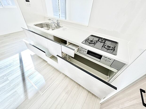 使いやすさを優先したスライド式収納タイプ!