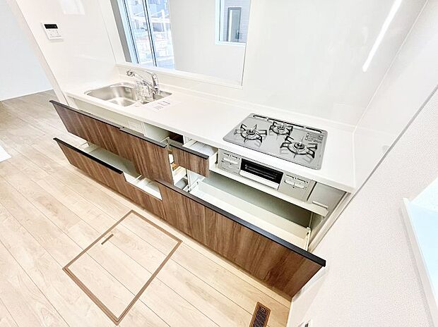 使いやすさを優先したスライド式収納タイプ！