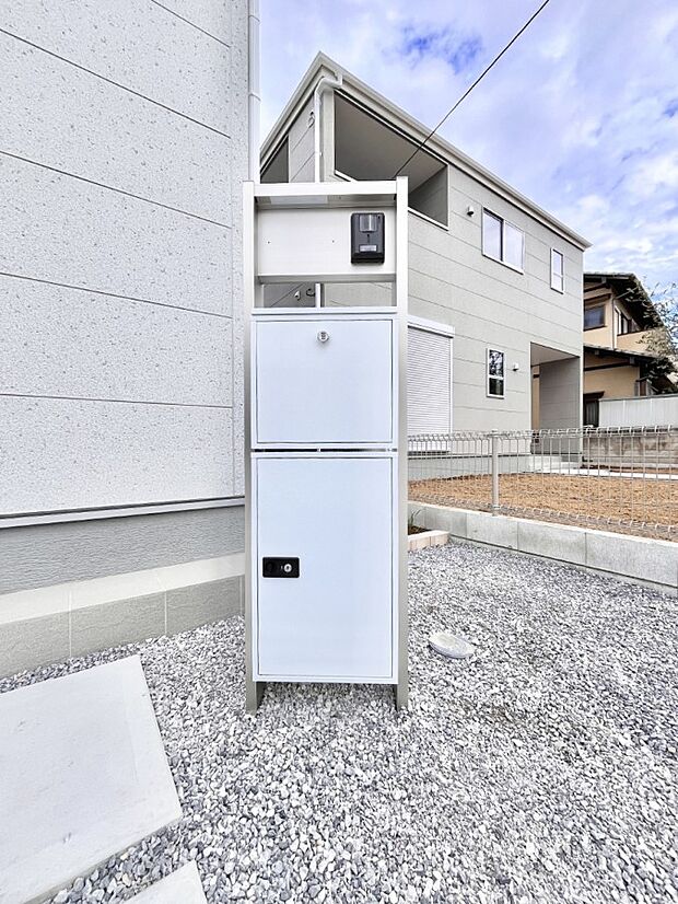 表札・インターホン・ポストをひとつに集約