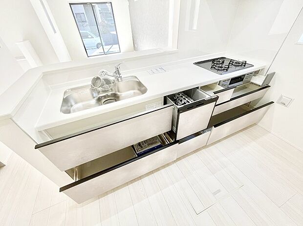 使いやすさを優先したスライド式収納タイプ！