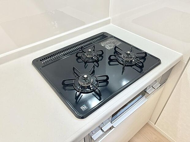 三口ガスコンロでお料理が一気にはかどりそう  　